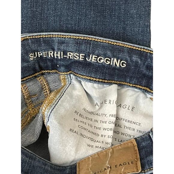 AMERICAN EAGLE Super High Rise Jegging, Size 4 - Picture 5 of 6